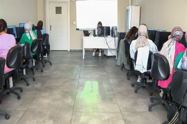 Kadınlara yönelik bilgisayar ve 3D animasyon eğitimi başladı<