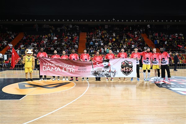MSK Erkek Basketbol Takımı, evinde oynadığı ilk Avrupa maçını kazandı<