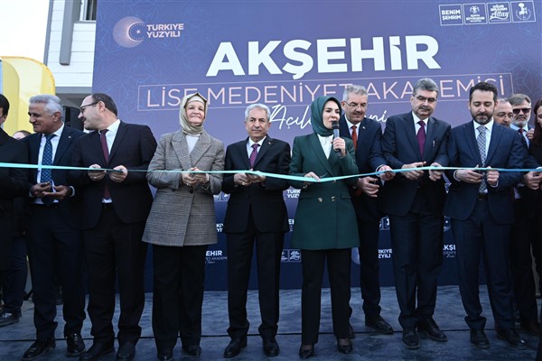 Akşehir Lise Medeniyet Akademisi, Bakan Göktaş’ın katılımıyla açıldı