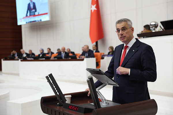Bakan Memişoğlu, AK Parti Burdur İl Başkanlığı’nı ziyaret etti