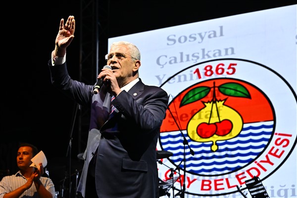 Dervişoğlu, Vişne ve Eber Sarısı Festivali'ne katıldı