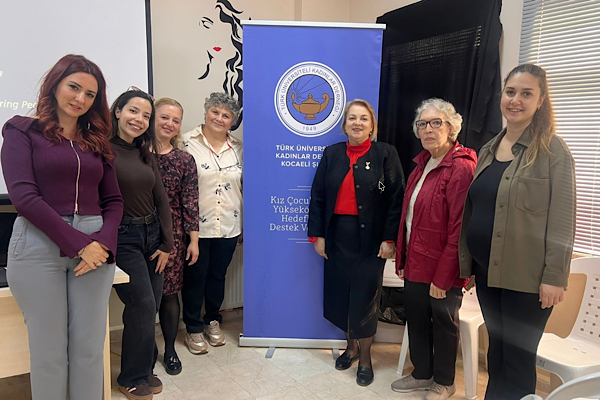 İzmit’te “Güçlü Kadın Güçlü Toplum” projesinin ilk eğitimi gerçekleştirildi<