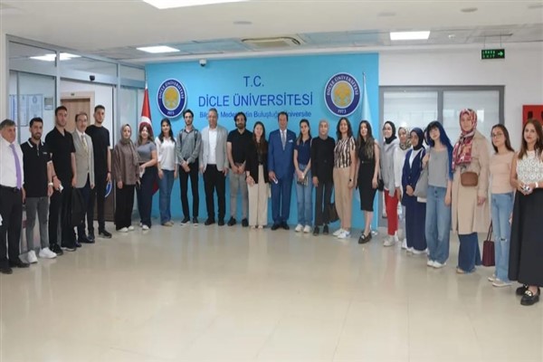 Dicle Üniversitesi'nden öğrenci topluluklarına destek<