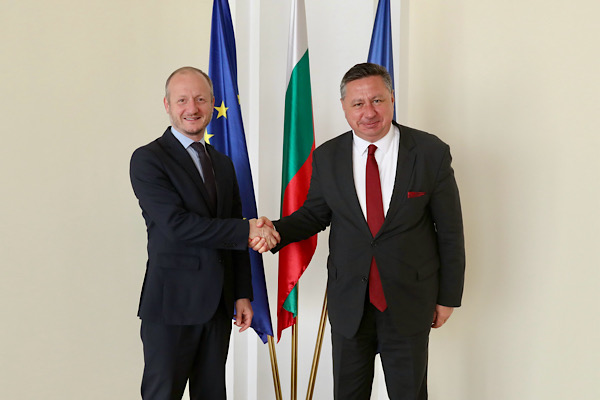 Polendakov, Gürcistan'ın Bulgaristan Büyükelçisi Hamashuridze ile görüştü<