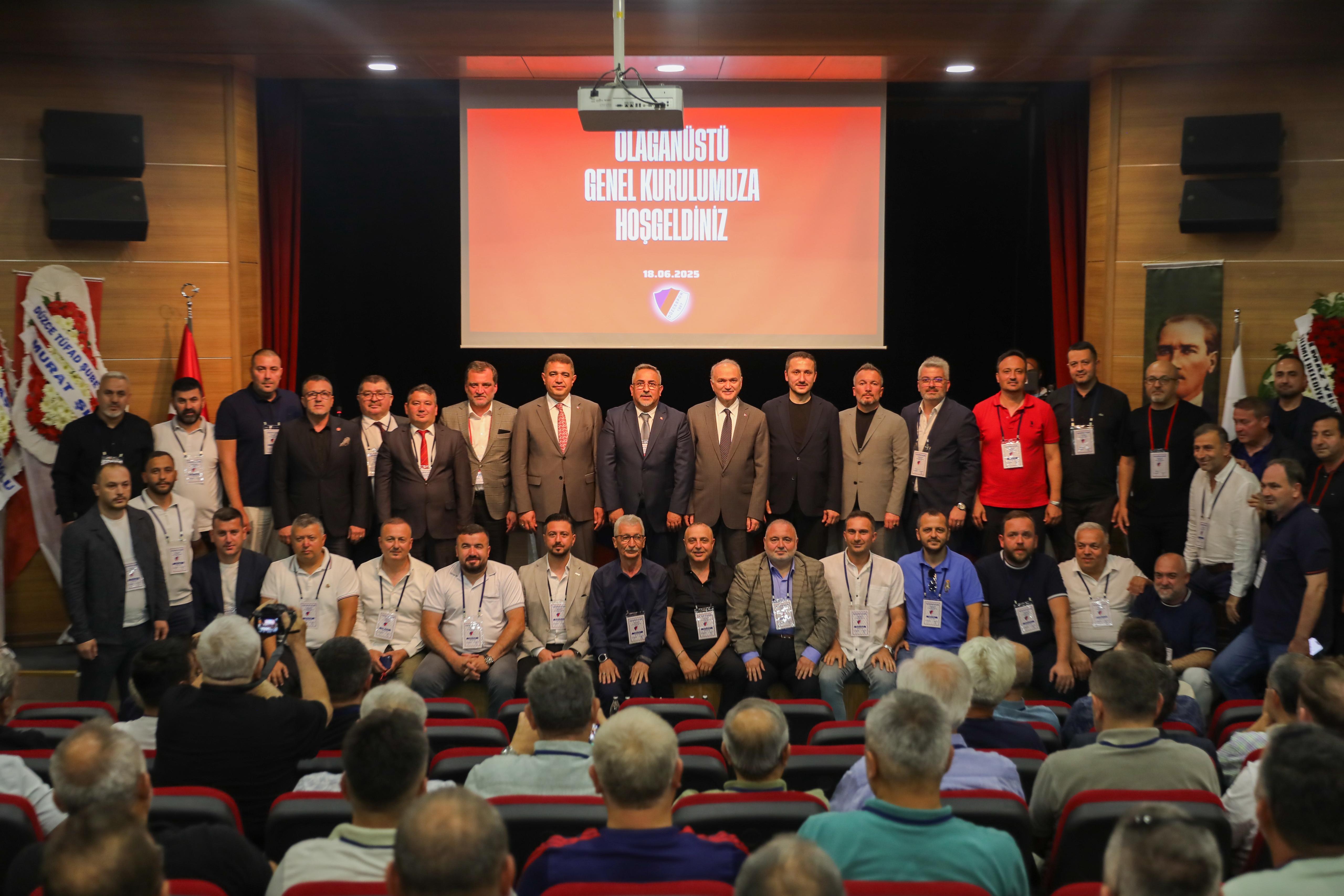 Başkan Özlü, Düzcespor kongresine katıldı<