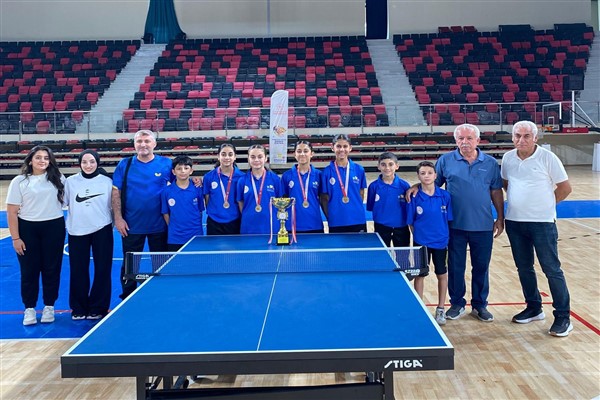 Batmanlı sporcular, Masa Tenisi Kızlar Türkiye Şampiyonası’nda şampiyon oldu<