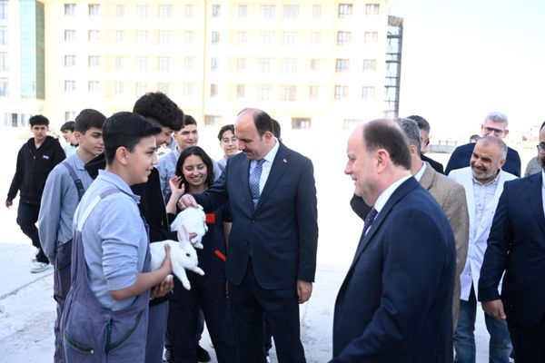 Başkan Altay ve milletvekili Baykan öğrencilerle buluştu