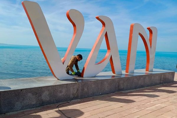 Van Sahil Yolu’na “Van Hatırası” görseli yerleştirildi<