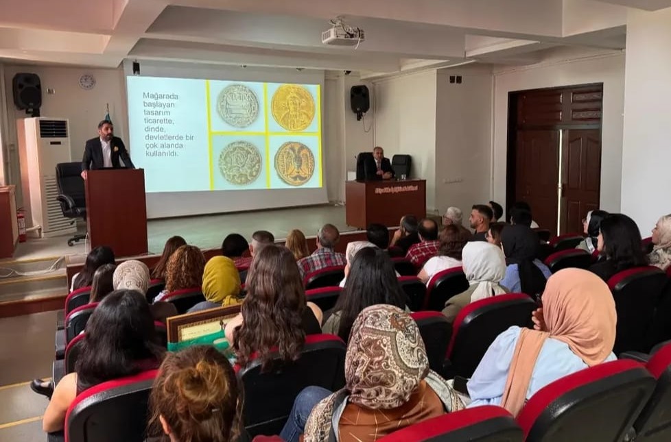 Dicle Üniversitesi’nde müzeler temalı konferans gerçekleştirildi<
