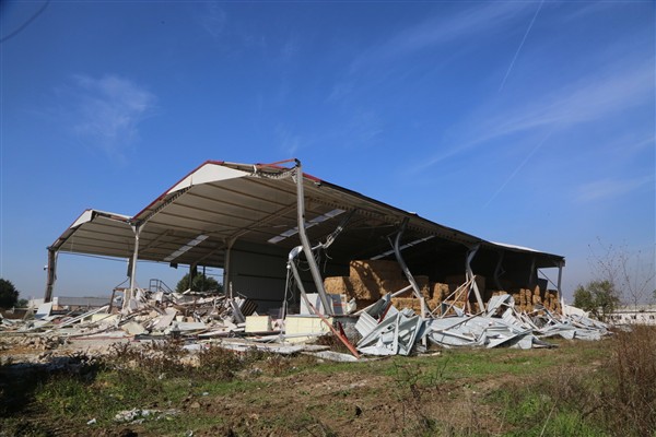 Nilüfer’de imara aykırı iki yapı yıkıldı<