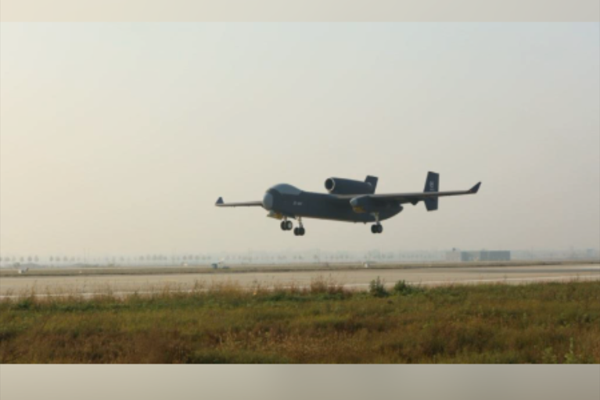 Çin’in geliştirdiği büyük İHA Jiu Tian ilk uçuşu yaptı<
