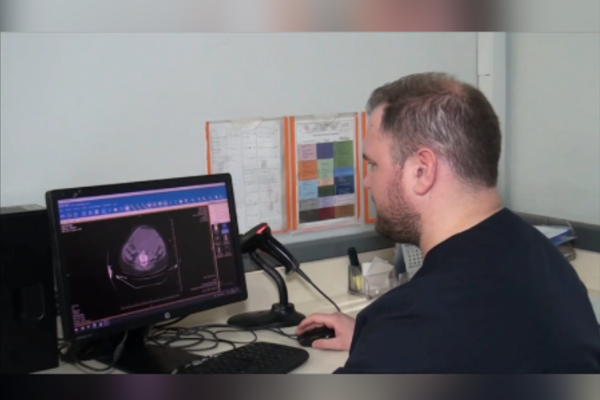 Balıklıgöl Devlet Hastanesi’nde 25 santimetrelik dev kist alındı<