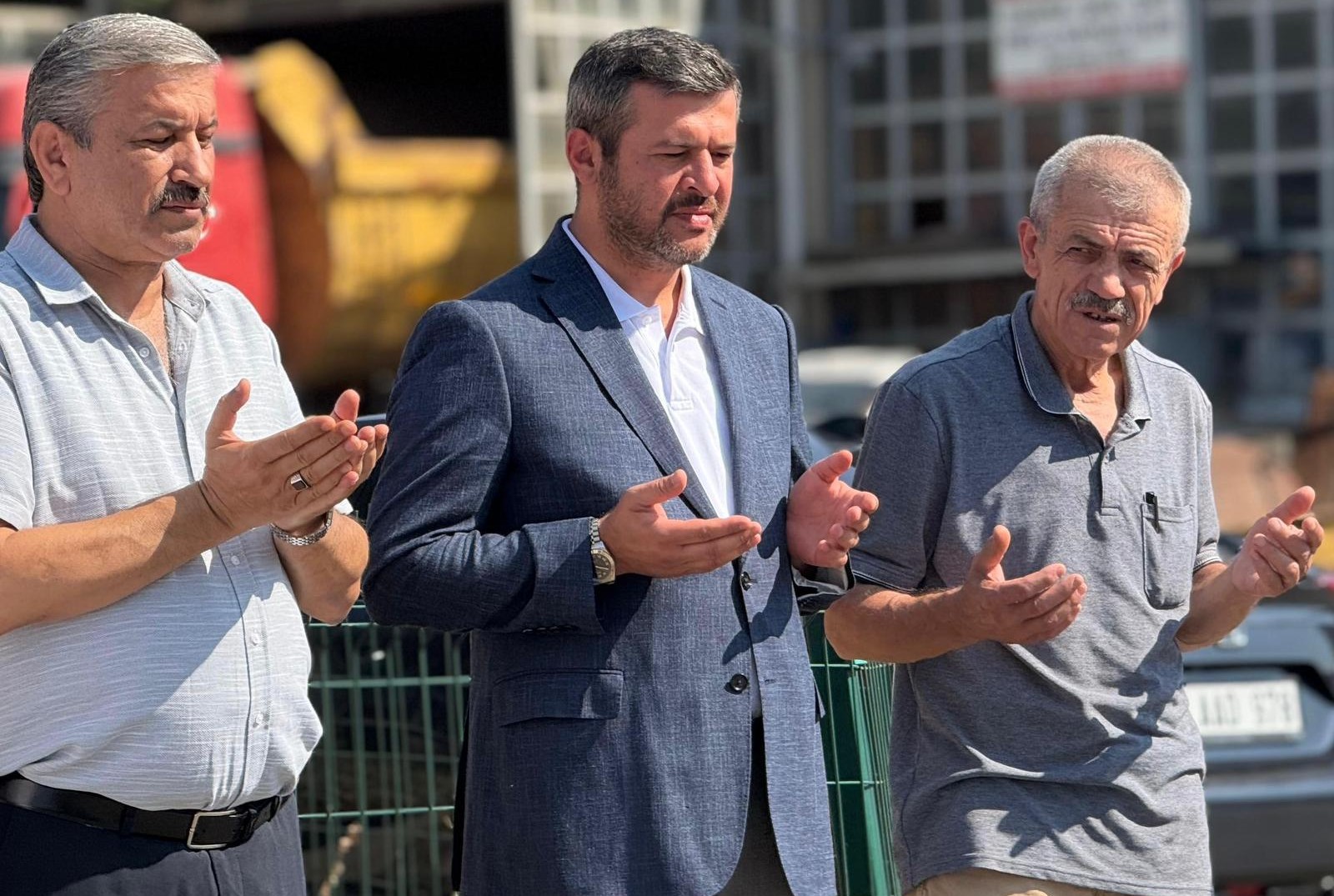 Başkan Çetinkaya, Cumayanı Sanayi Sitesi’nde esnaf duasına katıldı<
