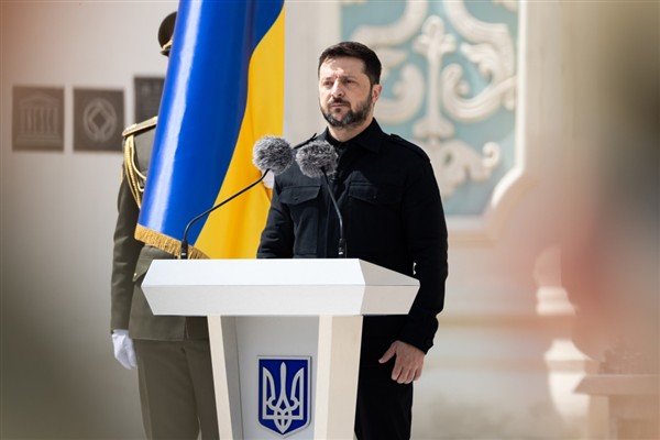 Zelenski: Ukrayna güçleri Rusya’daki petrol rafinerisini vurdu<