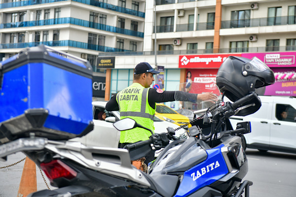 Esenyurt'ta okul çevrelerinde zabıta denetimleri artırıldı<