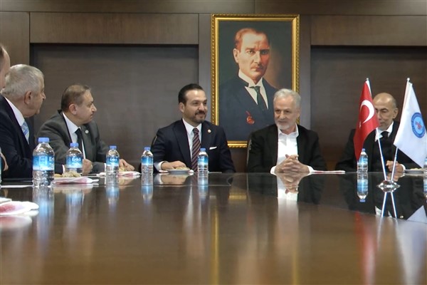 Zorlu, İskenderun Gazeteciler Cemiyeti ve Ticaret ve Sanayi Odası'nı ziyaret etti