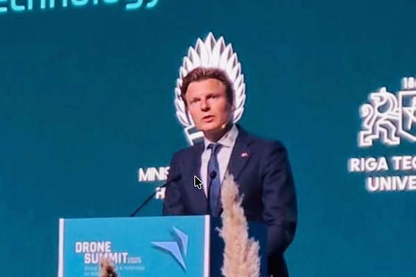 Brekelmans, ABD Senatörleri ile görüştü<