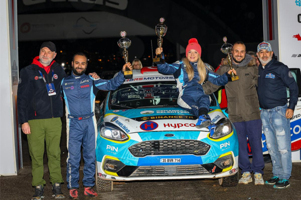 Kübra Denizci Keskin’den podyumda çifte başarı<