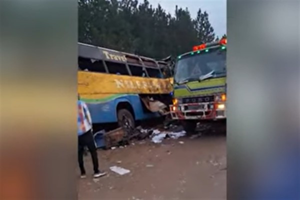 Uganda'da zincirleme trafik kazasında 40'tan fazla kişi hayatını kaybetti
