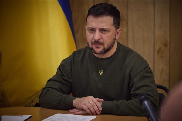 Zelenski Donetsk bölgesinde askerlerle bir araya geldi