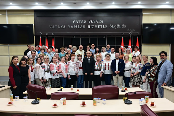 Romanyalı heyet Kepez'de Antalya Kütüphanesi’ni inceledi<