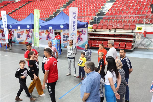Büyükşehirin aile yılına özel etkinliğinde aileler yarıştı