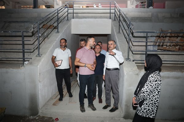 Başkan Çiftçi, spor salonu ve sporcu fabrikasındaki çalışmaları inceledi<