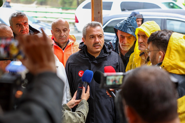Vali Baydaş , Rize’de sağanak yağışın etkilerini yerinde inceledi