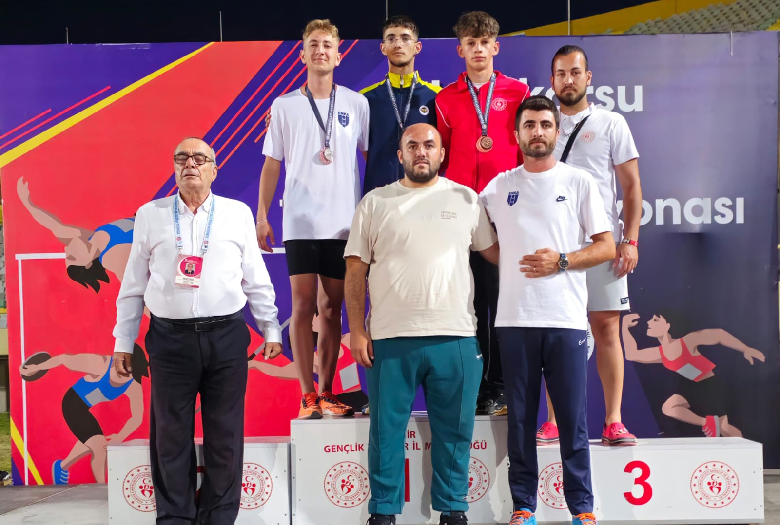 Karamanlı atletler İzmir'de madalya kürsüsünde <