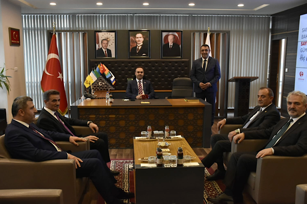 Bakan Kacır, Başkan Başer'i ziyaret etti