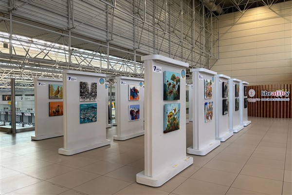   Zaman, mekan ve uçuş arasında: Görsel bir yolculuk <