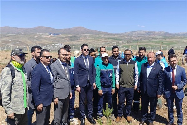 Kayseri'nin Pınarbaşı ilçesinde fidan dikimi yapıldı