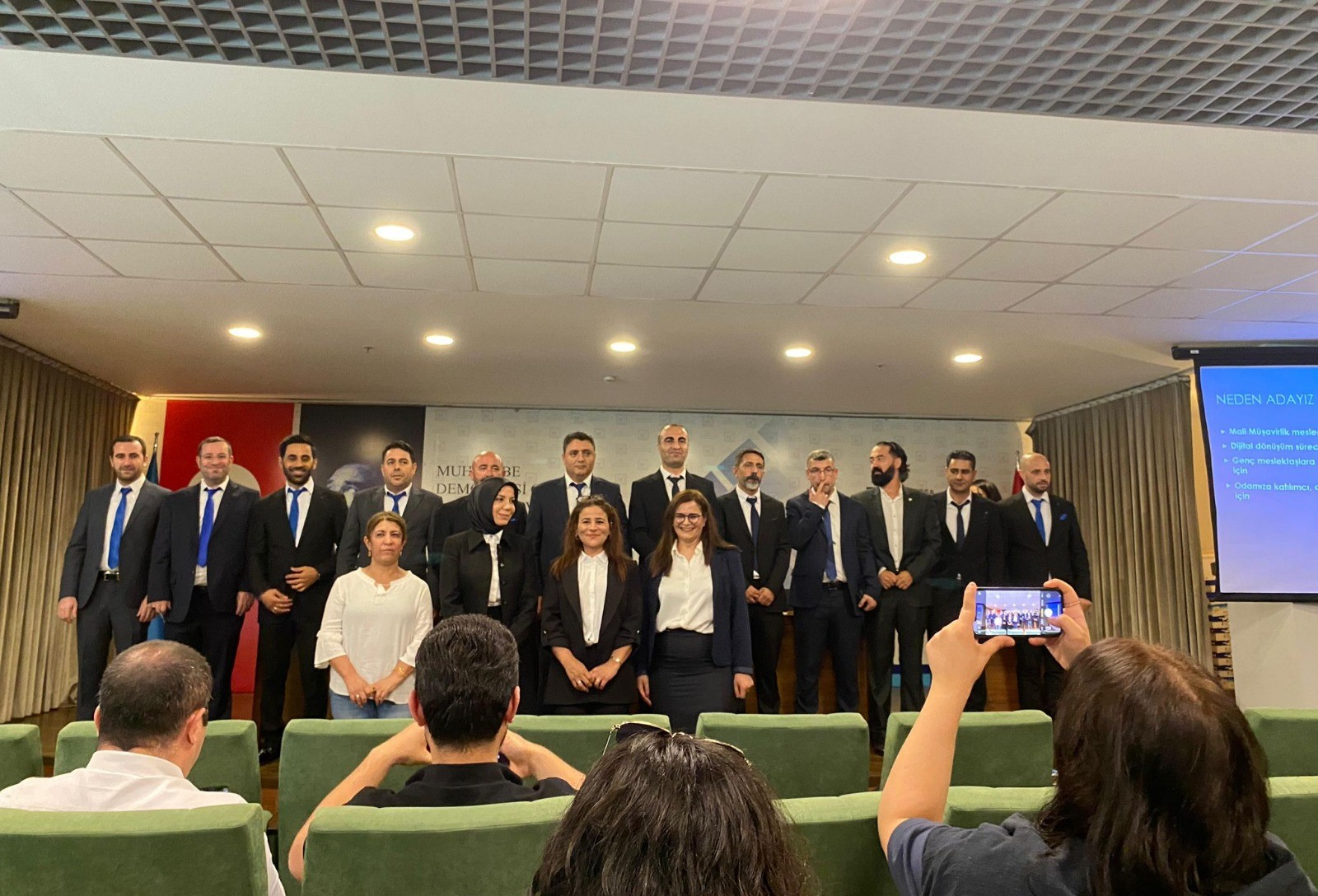 Bursa SMMM Odası seçimlerinde ilk kadın başkan adayı sahneye çıktı<