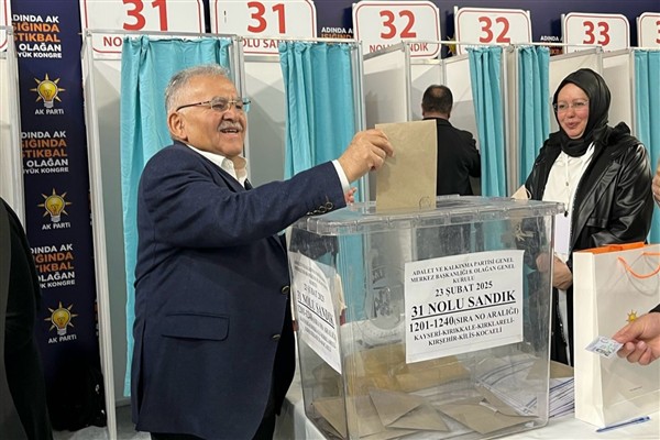 Başkan Büyükkılıç, AK Parti 8. Olağan Büyük Kongresi’ne katıldı<