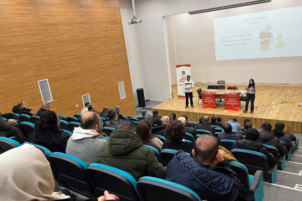 Bağımlılıkla mücadelede ortak eğitim çalışması düzenlendi<