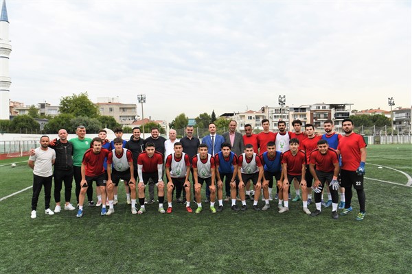 Başkan Eşki'den Bornova Belediyespor Futbol Takımı'na ziyaret