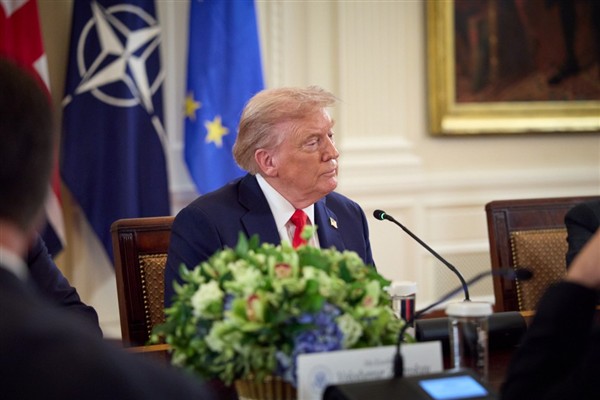 Trump: İsrail, Gazze’deki bombardımanı derhal durdurmalı<