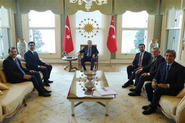 Cumhurbaşkanı Erdoğan, Tuzla Belediye Başkanı Eren Ali Bingöl’ü kabul etti