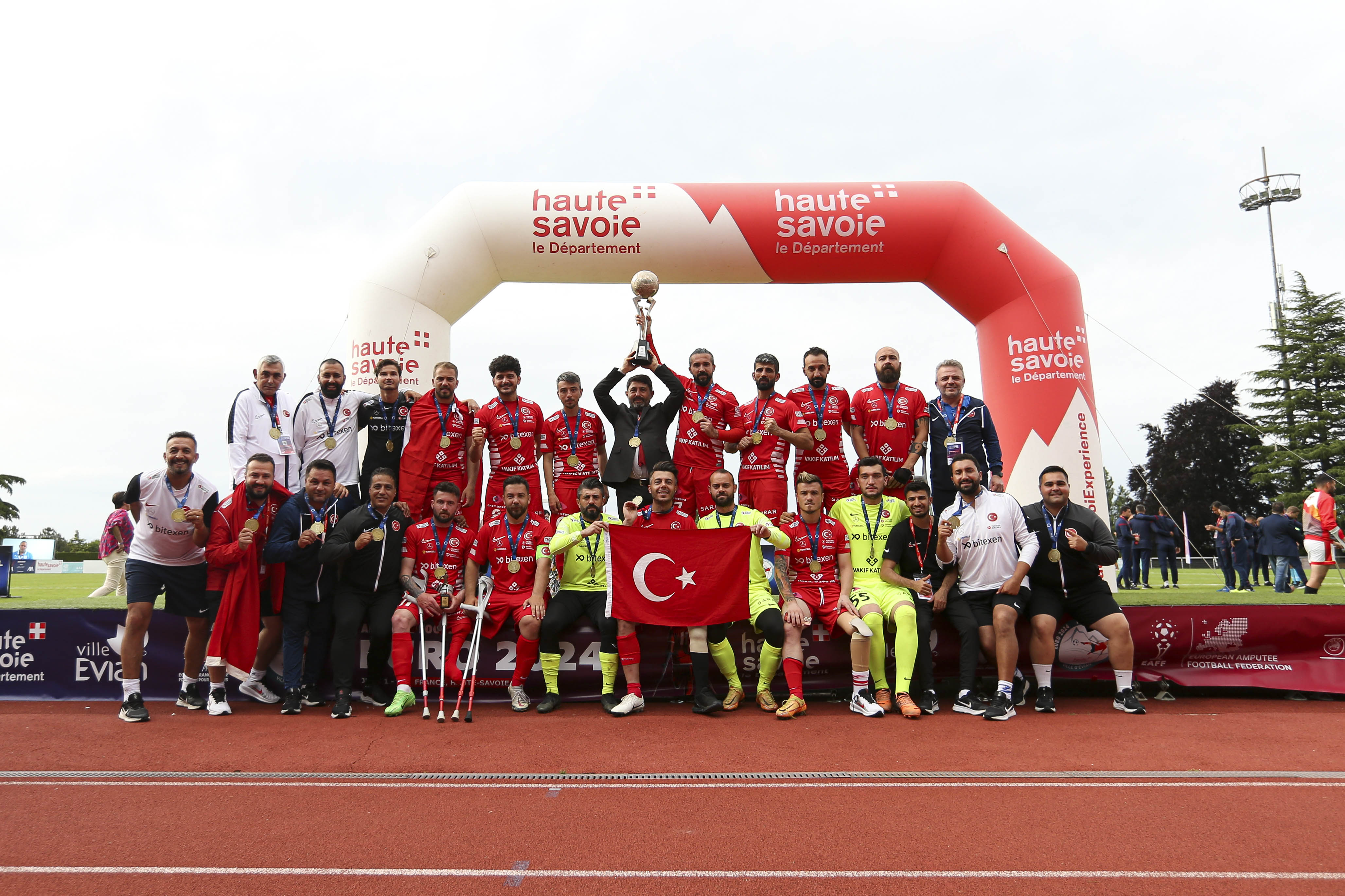 Mercedes-Benz Türk, Ampute Futbol Milli Takıma verdiği desteği uzatma kararı aldı