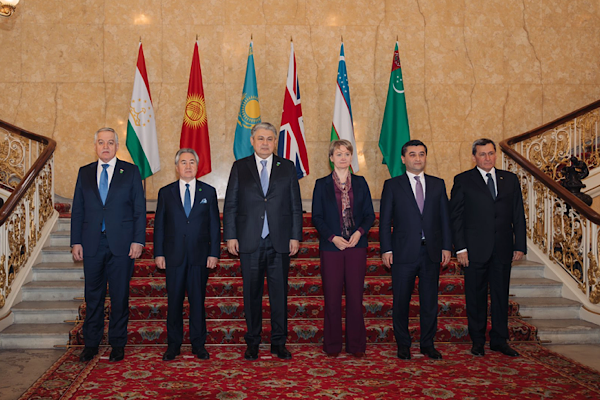  Köşerbayev, “Orta Asya – İngiltere” bakanlar toplantısına katıldı<