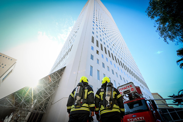 Mersin’de yangın ve kurtarma tatbikatı gerçekleştirildi<