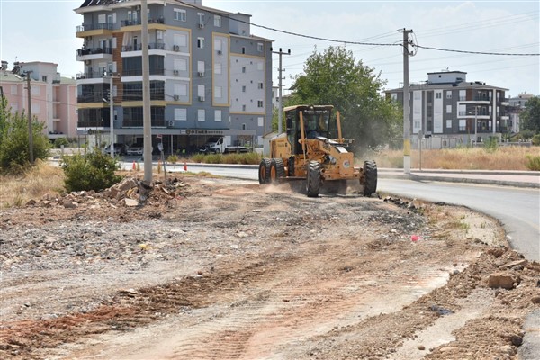 Kepez Belediyesi, Kerkük Caddesi'nde çalışmalar gerçekeleştiriyor