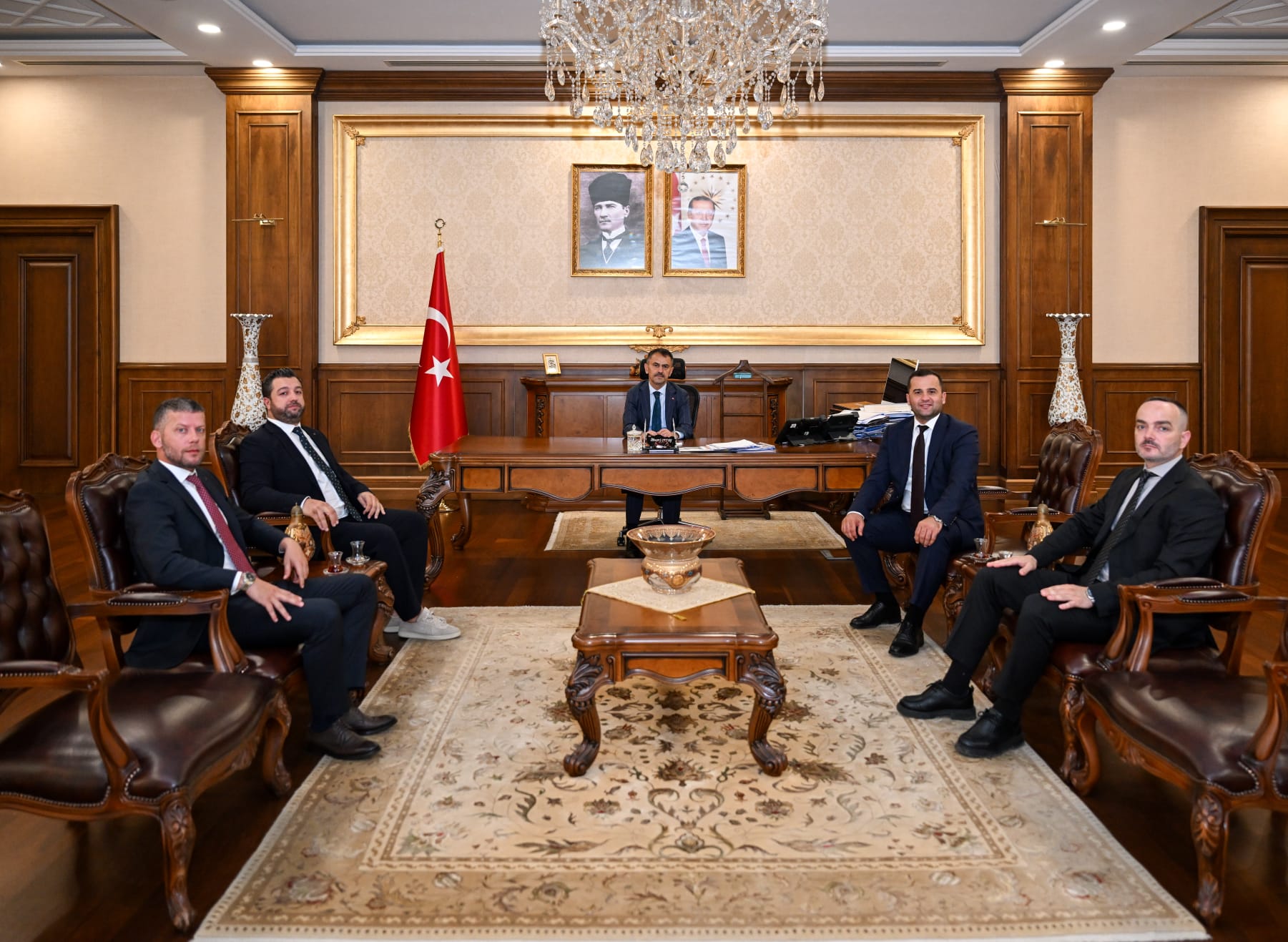 İş insanı Fatih Sultan Aşam ve beraberindeki heyet, Vali Aktaş'ı ziyaret etti<