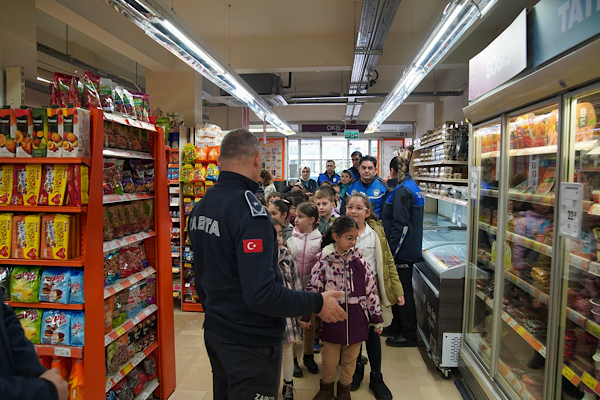 Aliağa’da öğrenciler zabıta mesleğini yerinde inceledi<