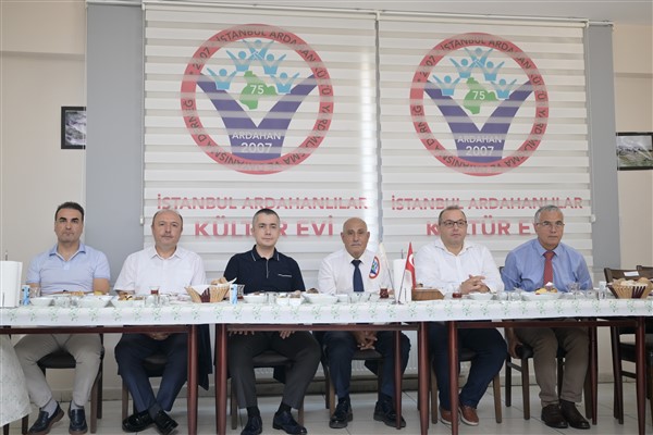 Başkan Vekili Aksoy, STK ve dernek başkanlarıyla buluştu<