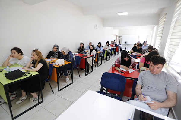 KAYMEK’in KPSS kursu ve deneme kulübüne yoğun katılım<