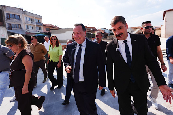 Başkan Dutlulu, Kula Eski Pazar Yeri’nde yürütülen çalışmaları inceledi<