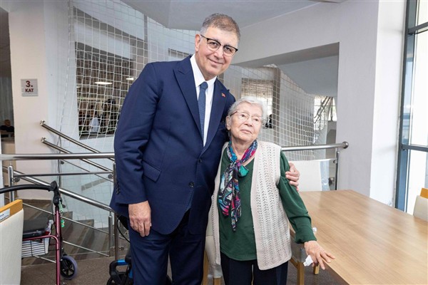 Tugay’dan bayram öncesi huzurevi ve hastane ziyareti<