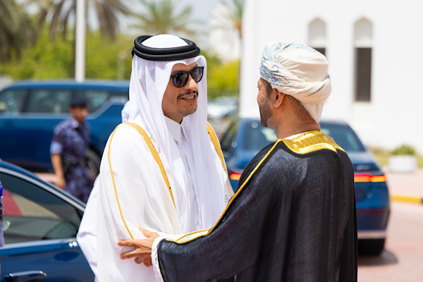 Al Thani, Umman Dışişleri Bakanı Al Busaidi ile bir araya geldi<