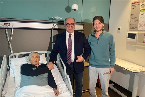 Türkiye’de ilk robotik karaciğer donör ameliyatı gerçekleştirildi